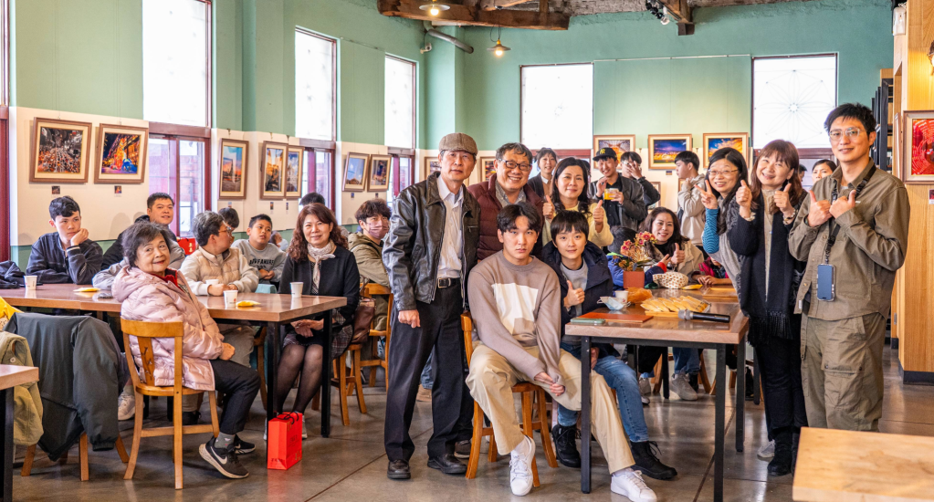 修平科大教師「漫遊.曼谷」AI數位攝影聯展 展現科技與藝術融合創作 詳細內容